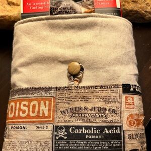 Book sleeve and book corner set